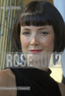 Nome: .AZEMA SABINE.Descrizione: .CINEMA ATTRICE.Credit: .Graziano Arici/Rosebud2/.Costo: .A.Nazione: .FRANCIA.Città: ..Data: .1992