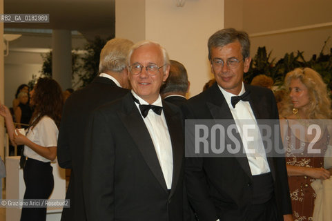 59. INTERNATIONAL FILM FESTIVAL IN VENICE LIDO : IL SINDACO DI VENEZIA PAOLO COSTA CON CHICCO TESTA  - © 2002 Graziano Arici/Rosebud2  -  MOSTRA DEL CINEMA / POLITICA