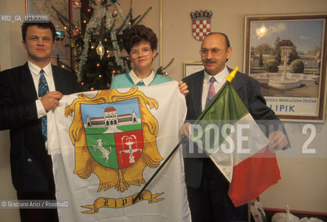 ( CROAZIA ) SLAVONIA : IL PAESE DI MINORANZA ITALIANA DI LIPIK  - © 1995 Graziano Arici/Rosebud2 / GEO / LINGUA /