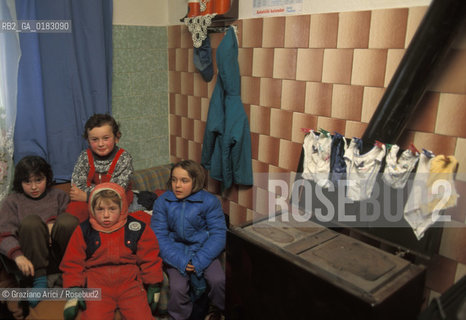 ( CROAZIA ) SLAVONIA : IL PAESE DI MINORANZA ITALIANA DI VELIKI BANOVAC  ( BANOVAC MAGGIORE ) - © 1995 Graziano Arici/Rosebud2 / GEO / LINGUA