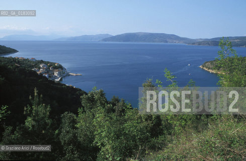( CROAZIA  ) ISOLA DI CHERSO ( CRES ) : IL PAESE DI VALUN  - © 2001 Graziano Arici/Rosebud2 / GEO /