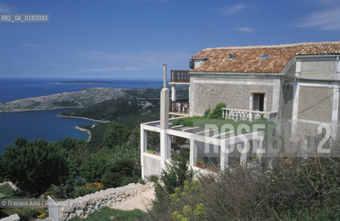 ( CROAZIA  ) USTRINE - ( CRES ) :  PENSIONE SOFIA  - © 2001 Graziano Arici/Rosebud2 / GEO /