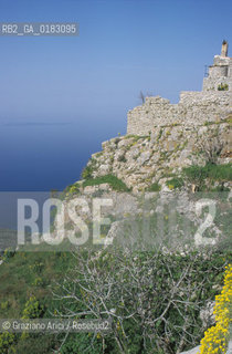 ( CROAZIA  ) ISOLA DI CHERSO ( KRES ) : IL PAESE DI LUBENICE  - © 2001 Graziano Arici/Rosebud2 / GEO /