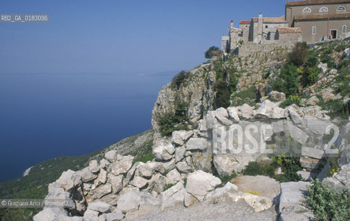 ( CROAZIA  ) ISOLA DI CHERSO ( KRES ) : IL PAESE DI LUBENICE  - © 2001 Graziano Arici/Rosebud2 / GEO /