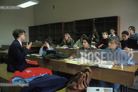 ( CROAZIA  ) ISTRIA - POLA : UNIVERSITA ITALIANA DI POLA  - © 2001 Graziano Arici/Rosebud2 / GEO / LINGUA / MINORANZA