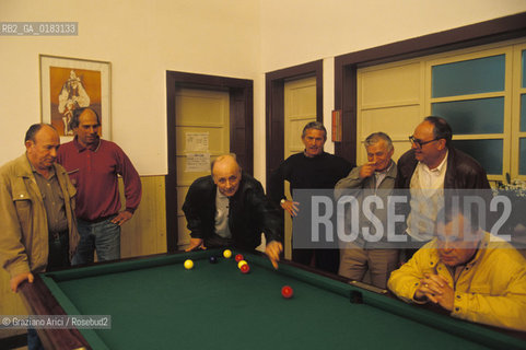 ( CROAZIA  ) ISTRIA - POLA : CIRCOLO ITALIANO  - © 2001 Graziano Arici/Rosebud2 / GEO / LINGUA / MINORANZA