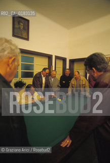 ( CROAZIA  ) ISTRIA - POLA : CIRCOLO ITALIANO  - © 2001 Graziano Arici/Rosebud2 / GEO / LINGUA / MINORANZA