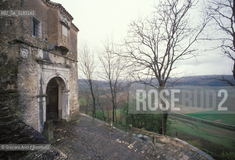 ( CROAZIA  ) ISTRIA - MONTONA ( MOTOVUN ) : LA PORTA DELLA CITTADINA - © 2001 Graziano Arici/Rosebud2 / GEO / LINGUA / MINORANZA