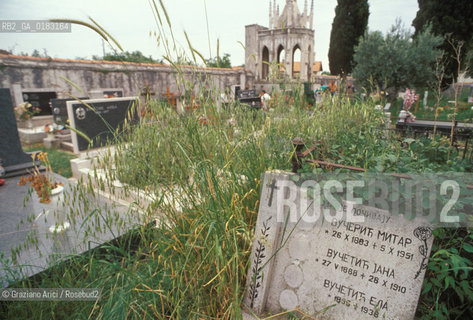 ( CROAZIA  ) ISTRIA - PORTOJ   : CIMITERO SERBO - © 2001 Graziano Arici/Rosebud2 / GEO / LINGUA / MINORANZA