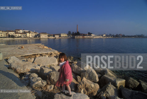 ( CROAZIA  ) ISTRIA -  UMAGO   :  LUNGOMARE   - © 2001 Graziano Arici/Rosebud2 / GEO / LINGUA / MINORANZA