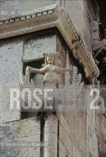 ( CROAZIA  ) ISTRIA -  POLA   :  PIAZZA DELLA REPUBBLICA - PALAZZO COMUNALE    SIRENA  - © 2001 Graziano Arici/Rosebud2 / GEO / LINGUA / MINORANZA