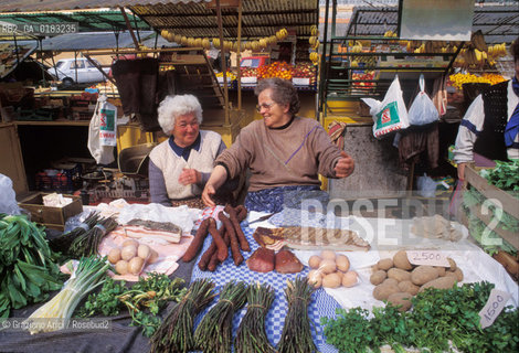 ( CROAZIA  ) ISTRIA -  POLA   :  IL MERCATO   - © 2001 Graziano Arici/Rosebud2 / GEO / LINGUA / MINORANZA / GASTRONOMIA