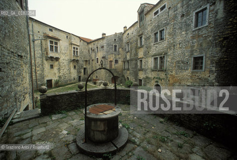 ( CROAZIA  ) ISTRIA -  PISINO ( PAZIN )   :  IL CASTELLO   - © 2001 Graziano Arici/Rosebud2 / GEO / LINGUA / MINORANZA / POZZO