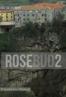 ( CROAZIA  ) ISTRIA -  PISINO ( PAZIN )   :  LA FOIBA DAL CASTELLO   - © 2001 Graziano Arici/Rosebud2 / GEO / LINGUA / MINORANZA