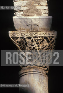 ( CROAZIA  ) ISTRIA -  PARENZO ( POREC )   :  BASILICA EUFRASIANA   - © 2001 Graziano Arici/Rosebud2 / GEO / LINGUA / MINORANZA / CAPITELLO / CROCE