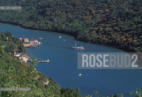 ( CROAZIA  ) ISTRIA -  FIORDO - CANALE DI LEME   - © 2001 Graziano Arici/Rosebud2 / GEO / LINGUA / MINORANZA