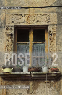 ( CROAZIA  ) ISTRIA - BUIE ( BUJE ) : STRADA DEL CENTRO   - © 2001 Graziano Arici/Rosebud2 / GEO / LINGUA / MINORANZA / FINESTRA