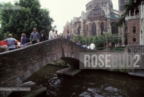 ( BELGIO ) BRUGES ( BRUGGE ) : PONTE E CANALE - © 2001 Graziano Arici/Rosebud2 / GEO /