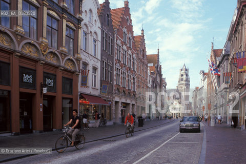 ( BELGIO ) BRUGES ( BRUGGE ) : UNA STRADA DEL CENTRO   - © 2001 Graziano Arici/Rosebud2 / GEO