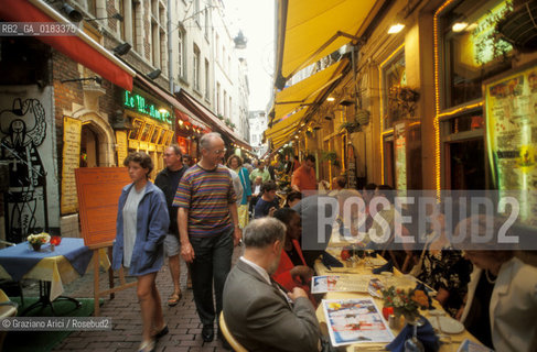 ( BELGIO ) BRUXELLES ( BRUSSEL ) : RUE DU BOUCHERS  - © 2001 Graziano Arici/Rosebud2 / GEO