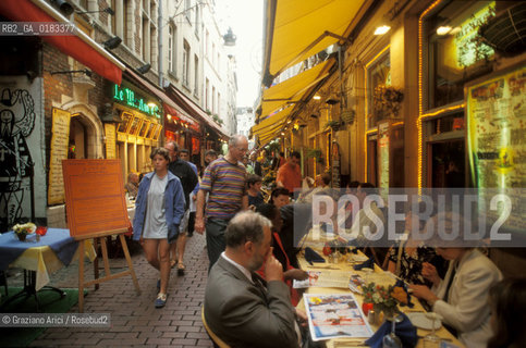 ( BELGIO ) BRUXELLES ( BRUSSEL ) : RUE DU BOUCHERS  - © 2001 Graziano Arici/Rosebud2 / GEO