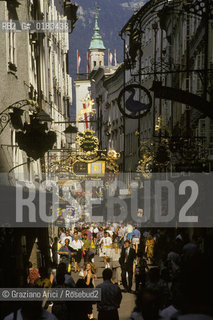 ( AUSTRIA ) SALISBURGO ( SALZBURG ) : LA GETREIDEGASSE   - © 2001 Graziano Arici/Rosebud2 / GEO / INSEGNA