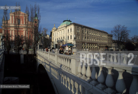 ( SLOVENIA  ) LUBIANA - IL PONTE SUL FIUME LJUBLIJANICA   - © 2001 Graziano Arici/Rosebud2 / GEO