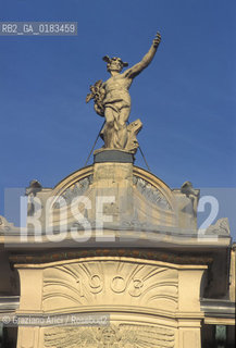 ( SLOVENIA  ) LUBIANA - EDIFICIO LIBERTY IN  PIAZZA PRESEREN   - © 2001 Graziano Arici/Rosebud2 / GEO