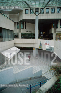 ( SLOVENIA  ) LUBIANA - CENTRO COMMERCIALE  - © 2001 Graziano Arici/Rosebud2 / GEO