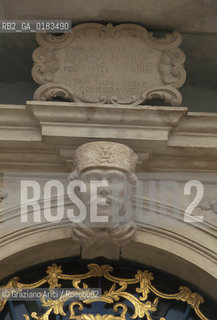 ( SLOVENIA  ) ISTRIA - ISOLA ( IZOLA ) : MASCHERONE    - © 2001 Graziano Arici/Rosebud2 / GEO / LINGUA / MINORANZA