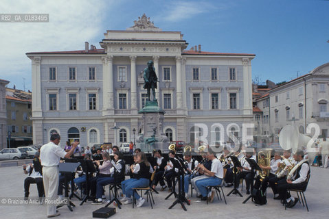 ( SLOVENIA  ) ISTRIA - PIRANO ( PIRAN ) : PIAZZA TARTINI    - © 2001 Graziano Arici/Rosebud2 / GEO / LINGUA / MINORANZA