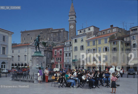 ( SLOVENIA  ) ISTRIA - PIRANO ( PIRAN ) : PIAZZA TARTINI    - © 2001 Graziano Arici/Rosebud2 / GEO / LINGUA / MINORANZA