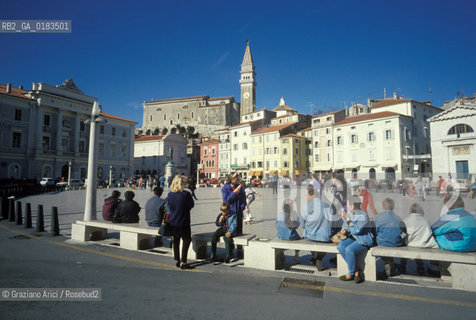( SLOVENIA  ) ISTRIA - PIRANO ( PIRAN ) : PIAZZA TARTINI    - © 2001 Graziano Arici/Rosebud2 / GEO / LINGUA / MINORANZA