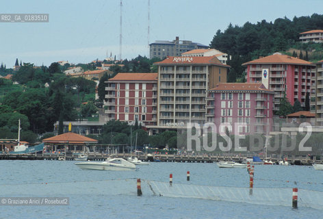 ( SLOVENIA  ) ISTRIA - PORTOROSE ( PORTOROZ ) : LUNGOMARE    - © 2001 Graziano Arici/Rosebud2 / GEO / LINGUA / MINORANZA