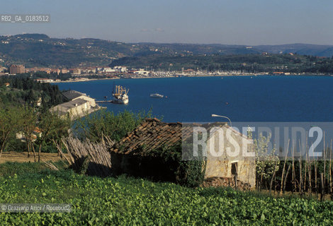 ( SLOVENIA  ) ISTRIA - PORTOROSE ( PORTOROZ ) : LA COSTA    - © 2001 Graziano Arici/Rosebud2 / GEO / LINGUA / MINORANZA