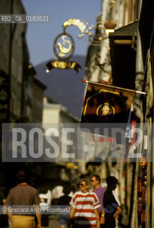( AUSTRIA ) SALISBURGO ( SALZBURG ) : LA GETREIDEGASSE   - © 2001 Graziano Arici/Rosebud2 / GEO / INSEGNA