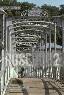 ( AUSTRIA ) SALISBURGO ( SALZBURG ) : IL PONTE MOZARTSTEG   - © 2001 Graziano Arici/Rosebud2 / GEO /