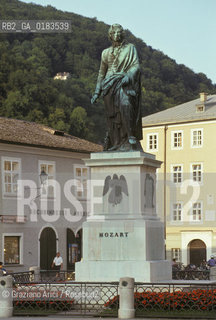 ( AUSTRIA ) SALISBURGO ( SALZBURG ) : IL MONUMENTO A MOZART  - © 2001 Graziano Arici/Rosebud2 / GEO /