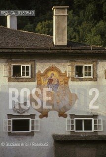 ( AUSTRIA ) SALISBURGO ( SALZBURG ) : UNA CASA DEL CENTRO   - © 2001 Graziano Arici/Rosebud2 / GEO / MERIDIANA