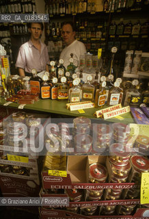 ( AUSTRIA ) SALISBURGO ( SALZBURG ) : NEGOZIO DI ALIMENTARI   - © 2001 Graziano Arici/Rosebud2 / GEO / GASTRONOMIA