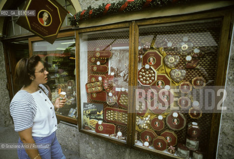 ( AUSTRIA ) SALISBURGO ( SALZBURG ) : NEGOZIO DI DOLCI  - © 2001 Graziano Arici/Rosebud2 / GEO / GASTRONOMIA