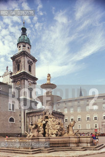 ( AUSTRIA ) SALISBURGO ( SALZBURG ) : RESIDENZPLATZ   - © 2001 Graziano Arici/Rosebud2 / GEO