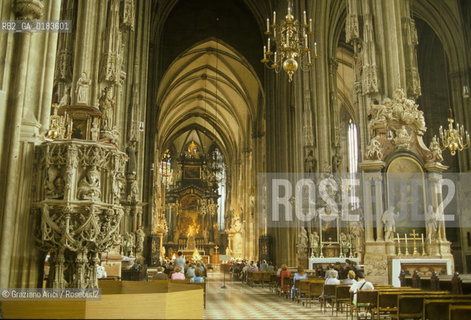 ( AUSTRIA ) VIENNA ( WIEN ) : INTERNO DEL  DUOMO DI S.STEFANO  - © 2001 Graziano Arici/Rosebud2 / GEO