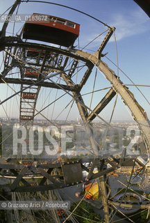 ( AUSTRIA ) VIENNA ( WIEN ) : IL PRATER    - © 2001 Graziano Arici/Rosebud2 / GEO / GIOCO / RUOTA