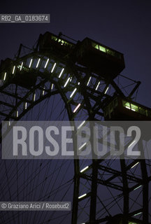 ( AUSTRIA ) VIENNA ( WIEN ) : IL PRATER    - © 2001 Graziano Arici/Rosebud2 / GEO / GIOCO / RUOTA