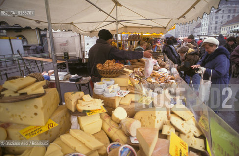 ( AUSTRIA ) VIENNA ( WIEN ) : IL MERCATO   - © 2001 Graziano Arici/Rosebud2 / GEO / GASTRONOMIA