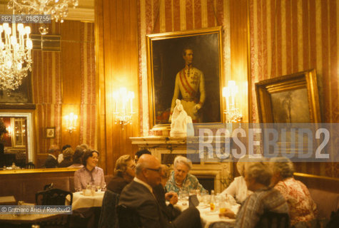 ( AUSTRIA ) VIENNA ( WIEN ) : HOTEL CAFFE SACHER   - © 2001 Graziano Arici/Rosebud2 / GEO / TORTA