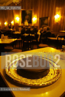 ( AUSTRIA ) VIENNA ( WIEN ) : HOTEL CAFFE SACHER   - © 2001 Graziano Arici/Rosebud2 / GEO / TORTA / GASTRONOMIA