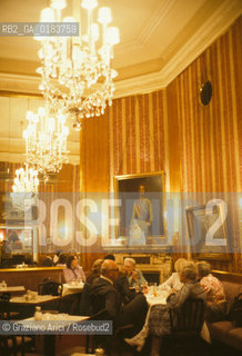 ( AUSTRIA ) VIENNA ( WIEN ) : HOTEL CAFFE SACHER   - © 2001 Graziano Arici/Rosebud2 / GEO / TORTA / GASTRONOMIA