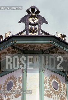 ( AUSTRIA ) VIENNA ( WIEN ) : LA METROPOLITANA DI KARLSPLATZ DI OTTO WAGNER  - © 2001 Graziano Arici/Rosebud2 / GEO /  ARCHITETTURA MODERNA / SECESSIONE